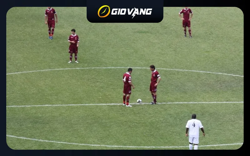Tìm hiểu kèo giao bóng trước là gì?