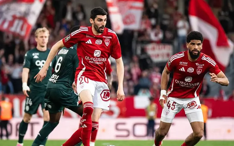 Nhận định soi kèo bóng đá Brest vs Lens 01h45 ngày 25/4/2026