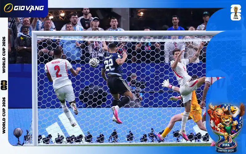Lautaro Martinez đánh đầu ghi bàn từ quả tạt của Lionel Messi, mang về chiến thắng cho Argentina